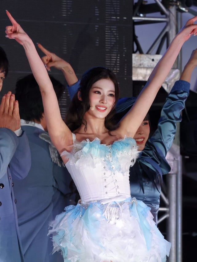 260206 Beautiful Sana 🤍