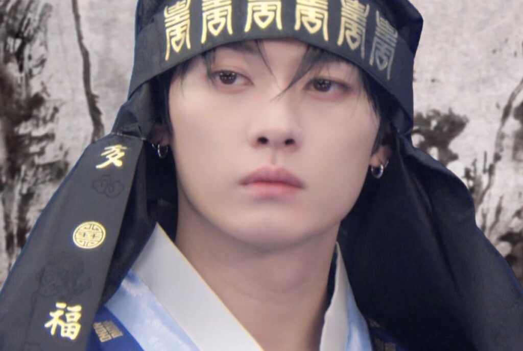 「ビジュよすぎ」「えぐい」世界的ボーイズグループ・Stray Kids、メンバーの韓服姿に絶賛の声 | TRILL【トリル】