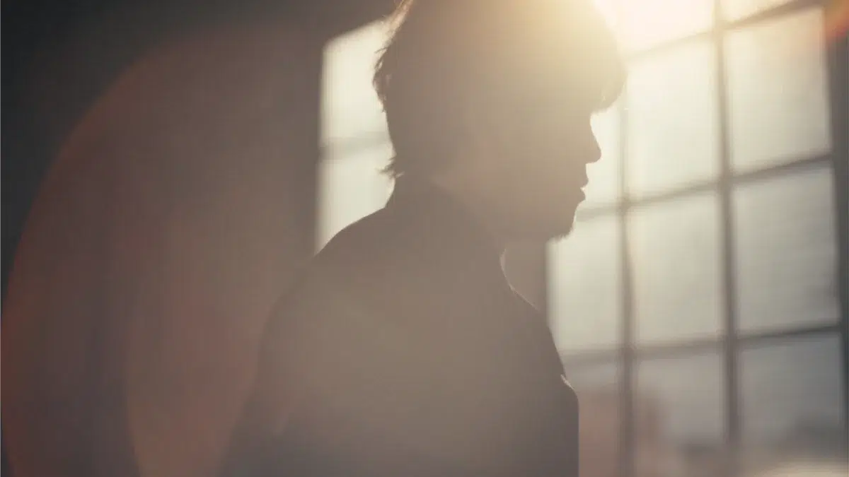 TBS系 火曜ドラマ『未来のムスコ』主題歌 秦 基博「ポケットに魔法を入れて」“⼤丈夫って君の魔法を ポケットに⼊れて”そっと背中を押す歌詞世界を映像化したMusic Videoが公開！