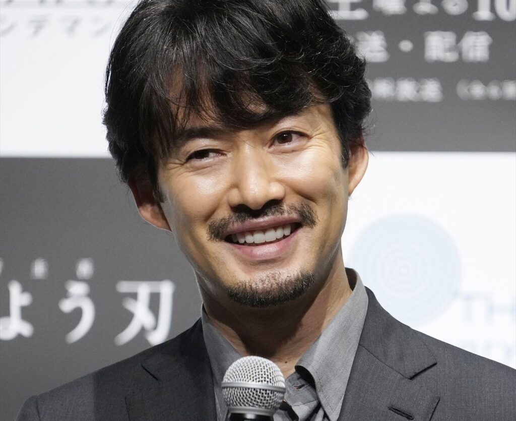 すてきなプロポーズをしそう！ 独身男性芸能人ランキング3位堂本光一・神木隆之介、2位竹野内豊…1位は？ | オトナンサー