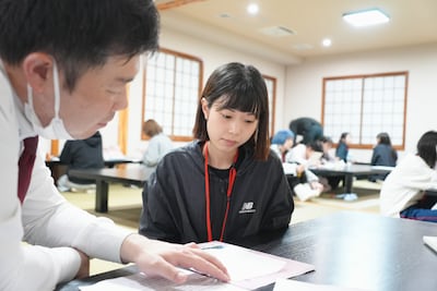 WACK若月氏からフィードバックを受けるRYUUSEiKO。