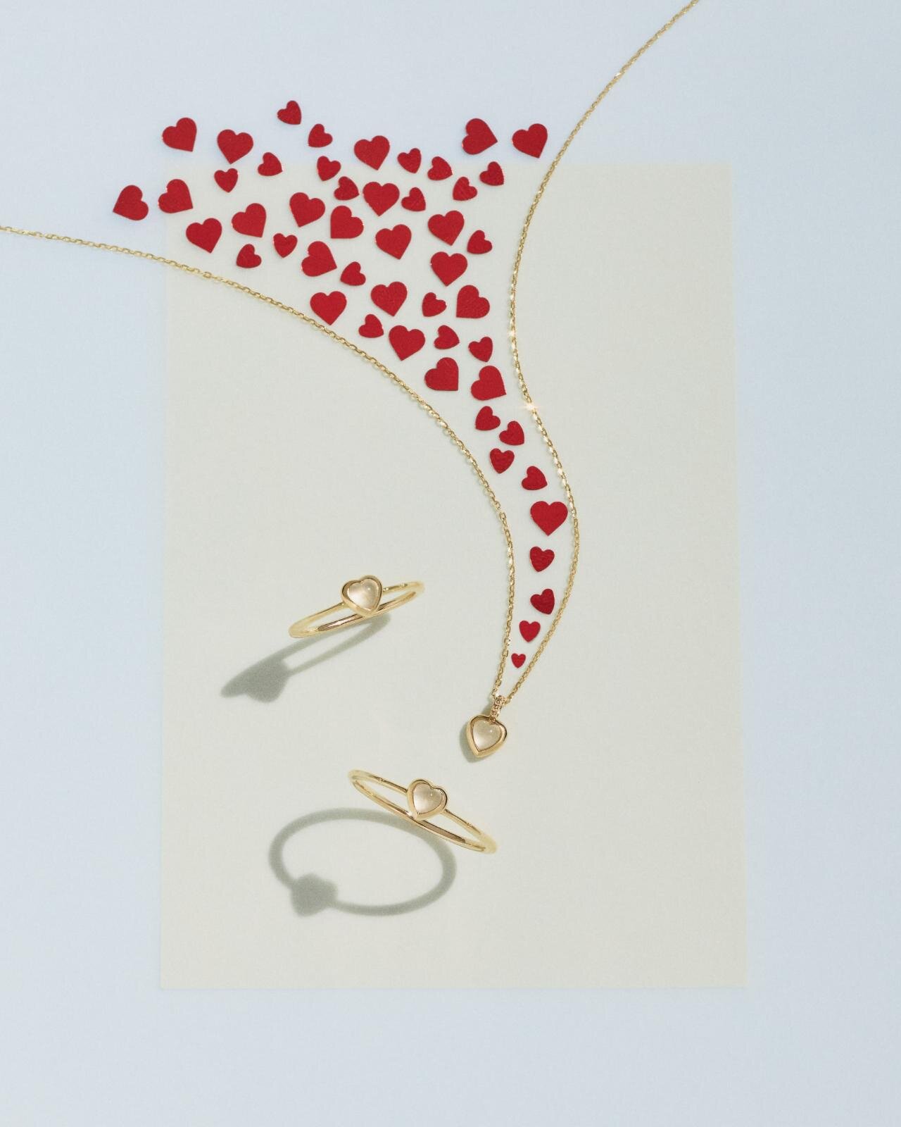 K10クォーツネックレス 44,000円、K10クォーツピンキーリング 50,600円、K10クォーツリング 52,800円