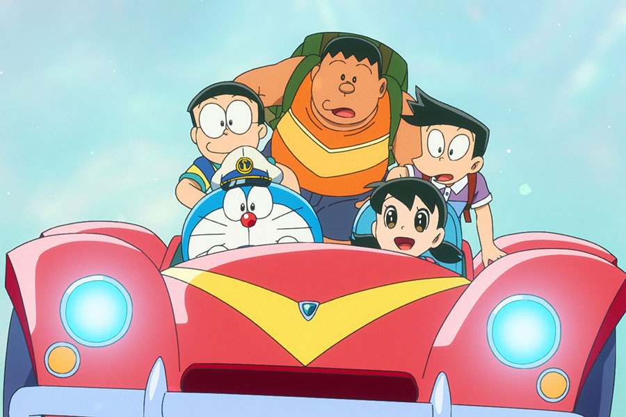 『映画ドラえもん 新・のび太の海底鬼岩城』より、ひみつ道具の「水中バギー」と「テキオー灯」を使い、さまざまな生き物に出会いながら海底キャンプを楽しむ５人　©藤子プロ・小学館・テレビ朝日・シンエイ・ADK 2026