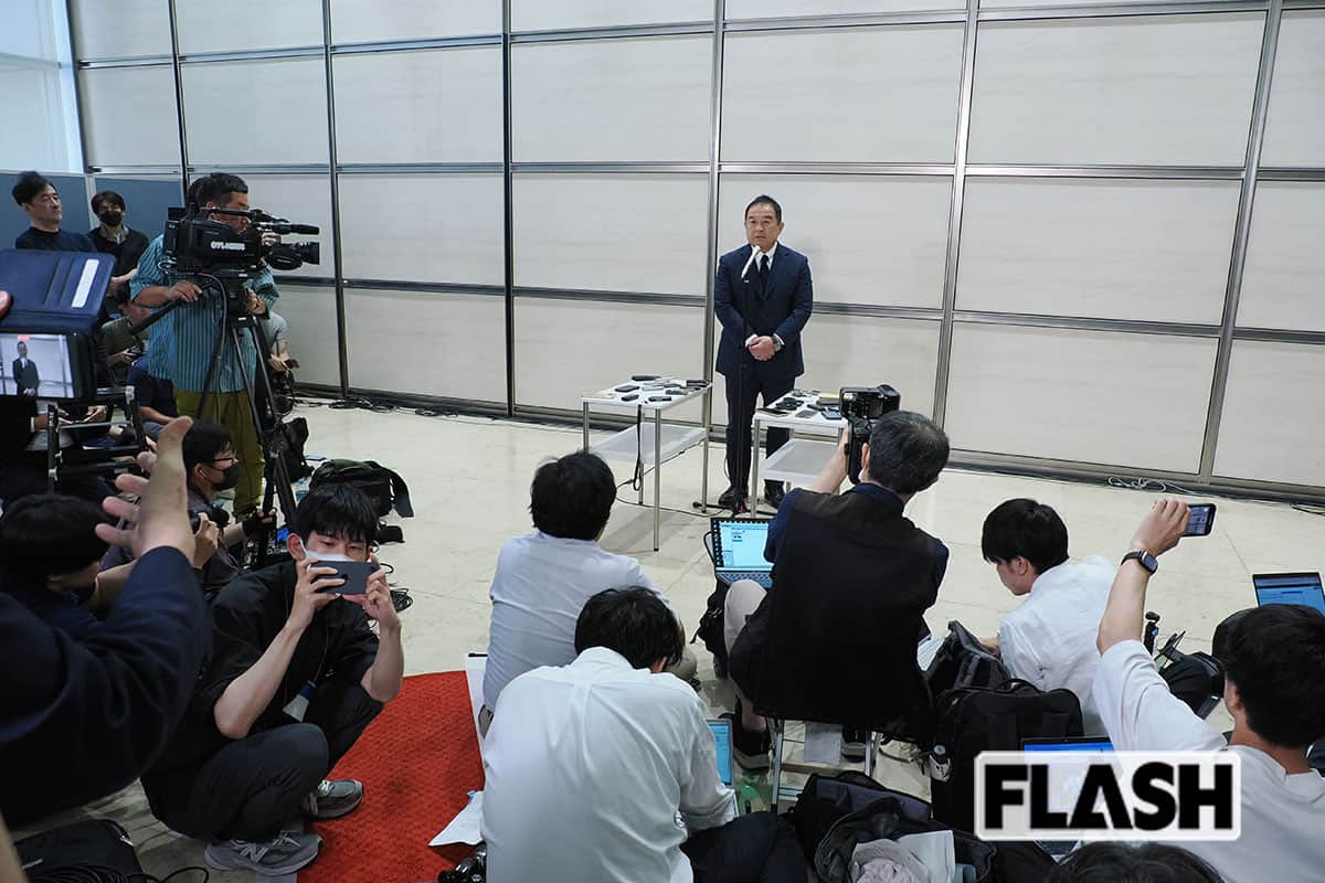 大勢の報道陣がつめかけたもののプライバシーをたてにコンプライアンス違反の内容は明かされなかった（写真・梅基展央）