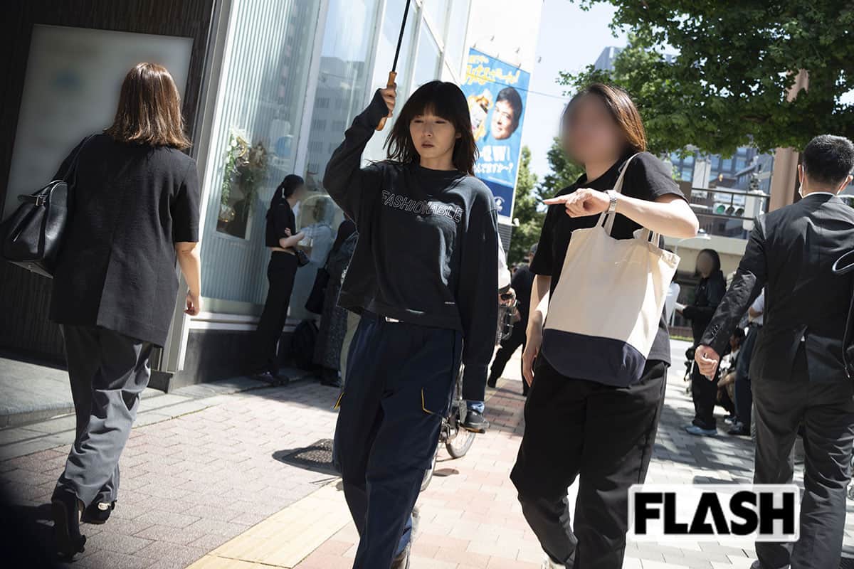 松岡茉優、お笑い特番MCの “高笑い” に不満続出…「バラエティ女優」で躍進もネタ中の “オーバーリアクション” に分かれた評価