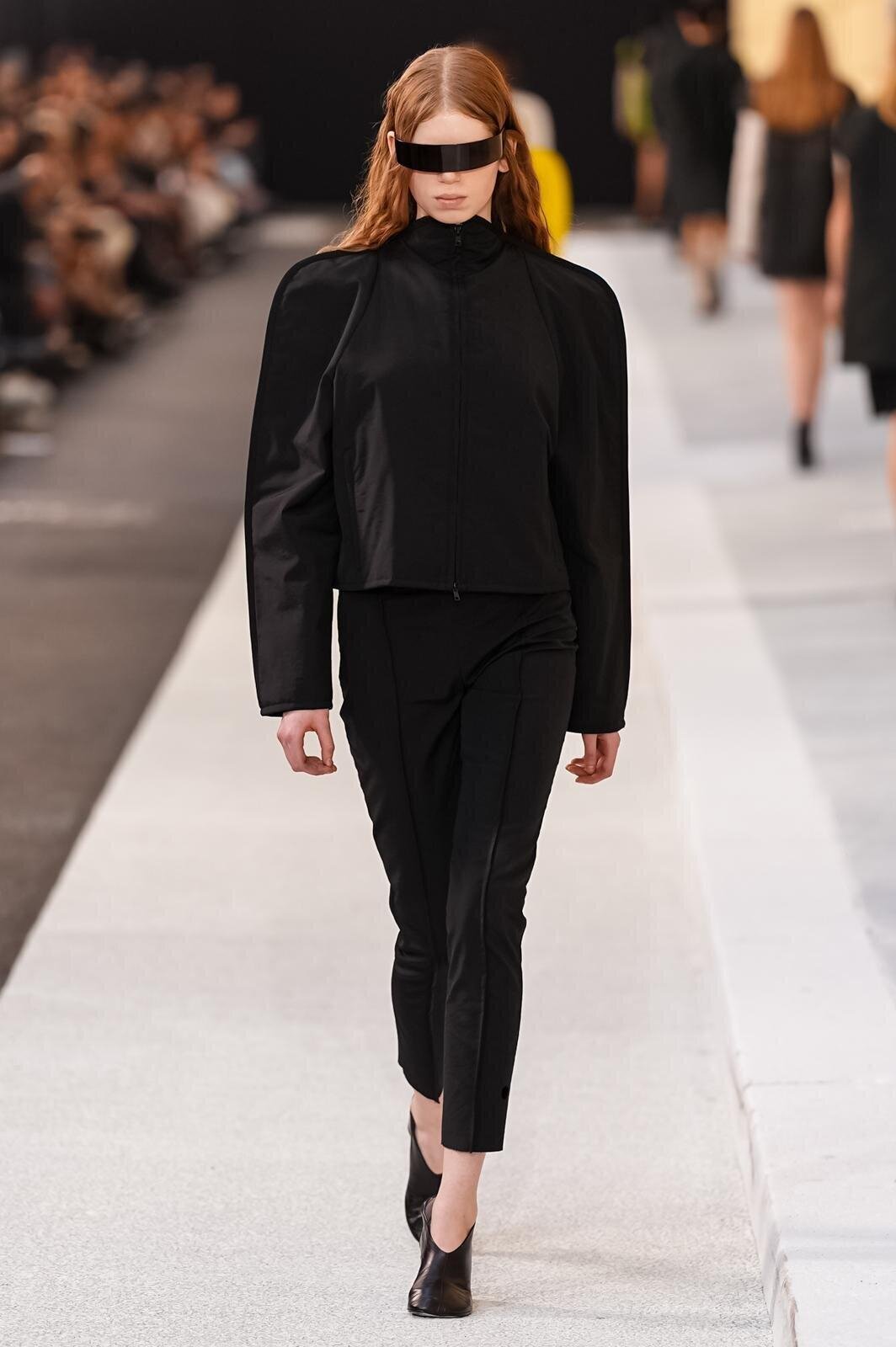 テーラードジャケット 182,600円