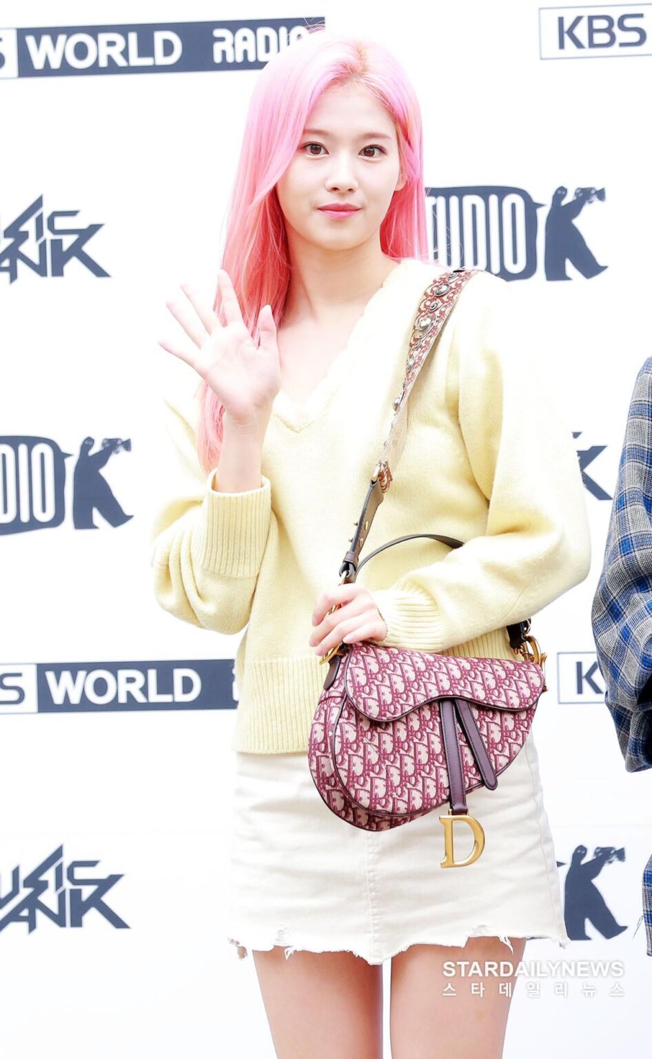 190927 Sana - MAGMOE