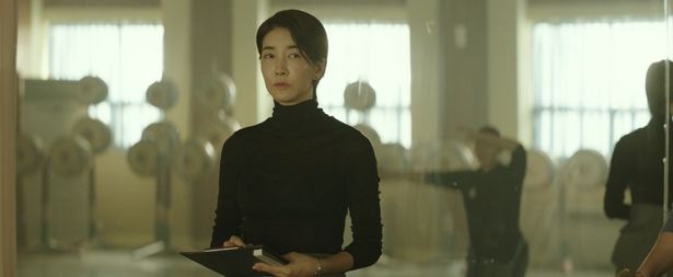団員たちから「魔女」と呼ばれる、完璧主義者の芸術監督ソラ