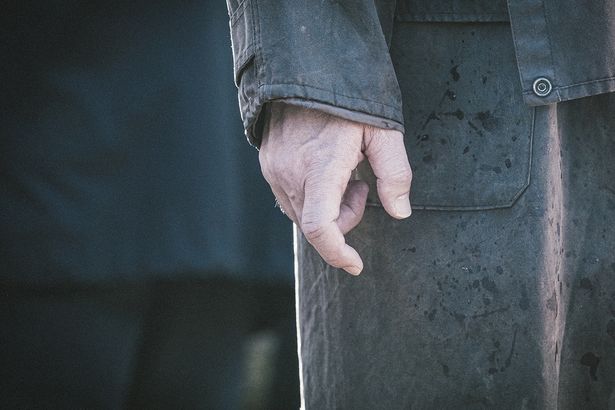 【写真を見る】今回解禁された特別映像では“名無し”の右手に秘められた不気味なルールが解き明かされる