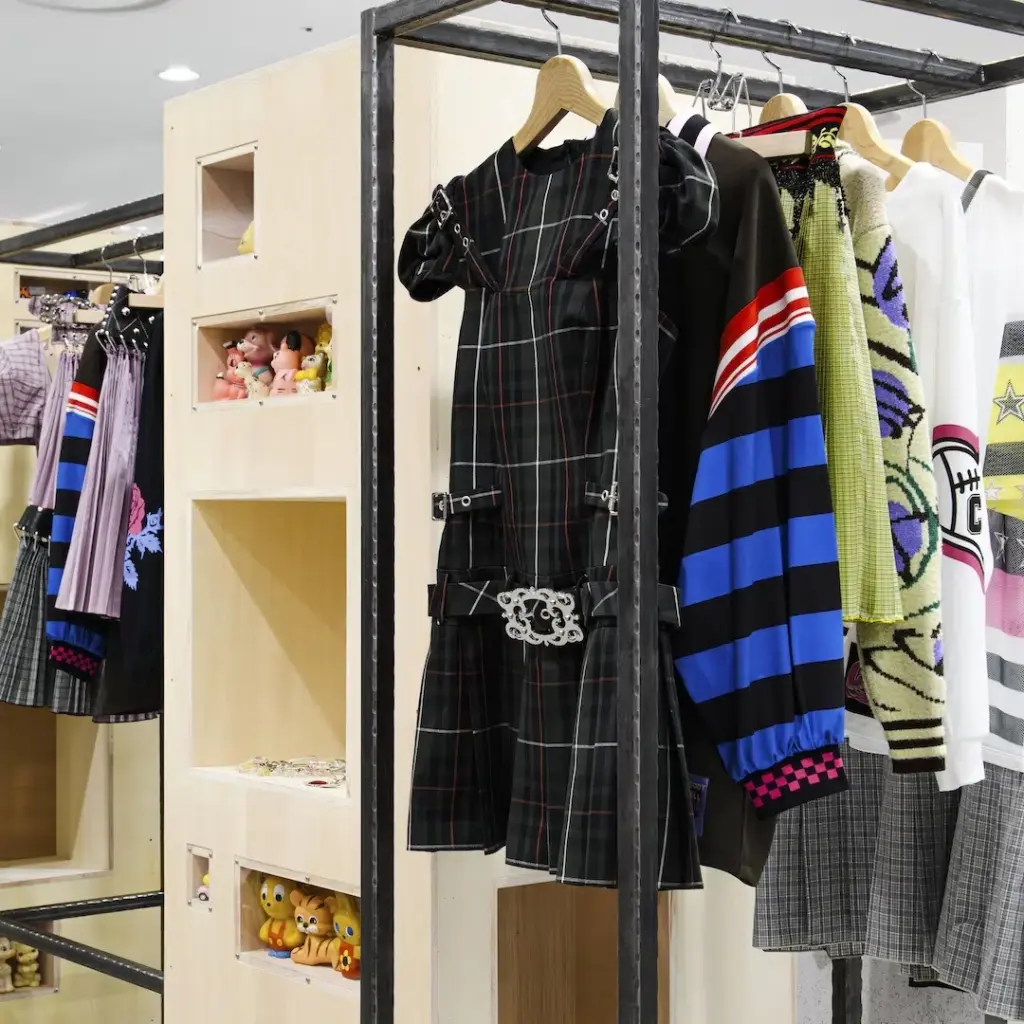 フォークロアをモダナイズする独自のカルチャーミックス Chopova Lowena｜DSM Ginza OPEN HOUSE │ QUI