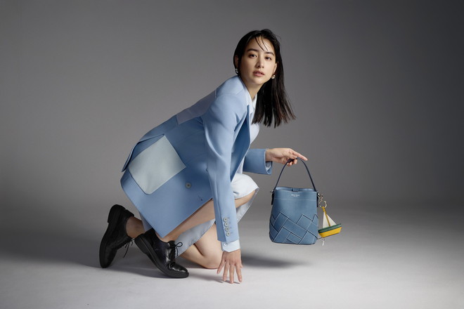 コール ハーン、日本ブランドミューズに山本美月を起用。進化するブランドの世界観を発信。 | F.M.J. magazine｜エフ・エム・ジェー マガジン