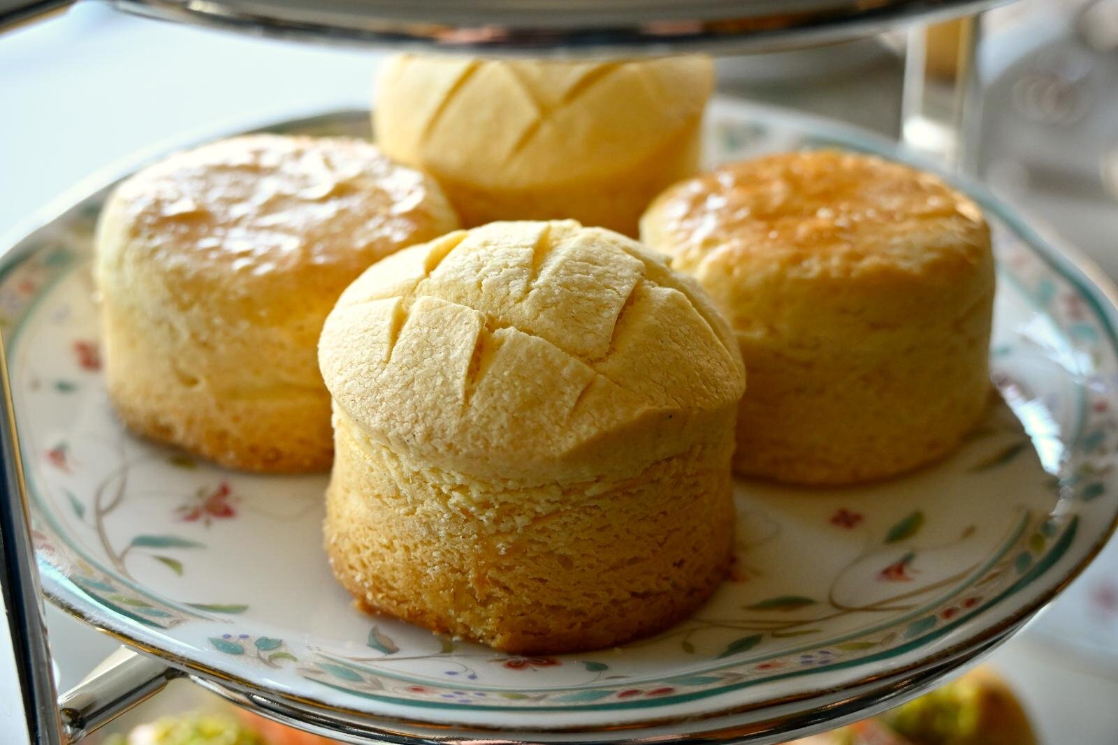 中段・スコーン) プレーンスコーン、メロンスコーン