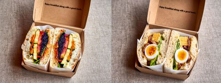 （左から）「ベジタブルサンド」「チキンエッグサンド」各1650円／©︎IN THE LIBRARY hotel and books TOKOROZAWA