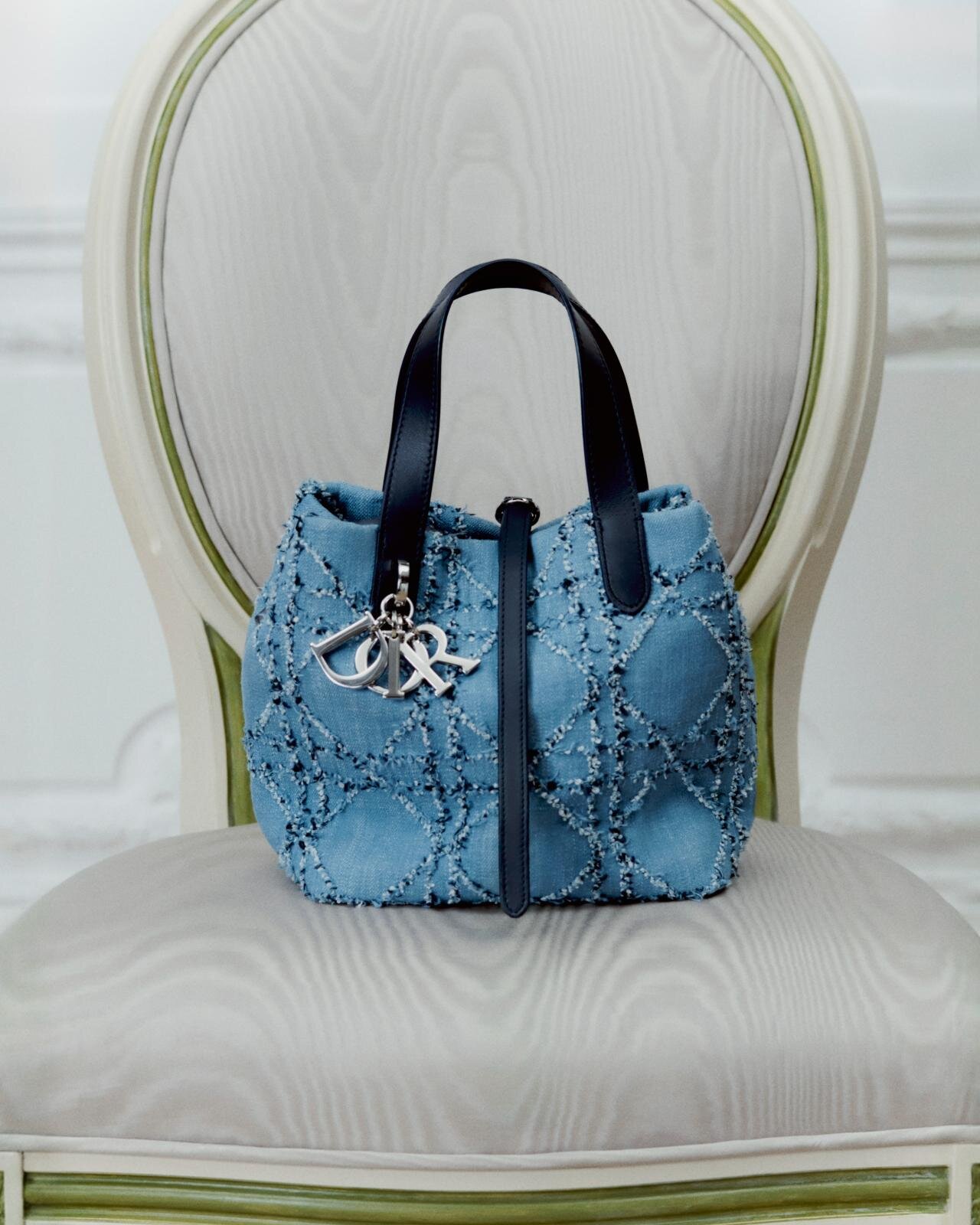 「ディオール トゥジュール」 バーティカル ナノ トートバッグ 440,000円 ※ハウス オブ ディオール 心斎橋 エクスクルーシブアイテム