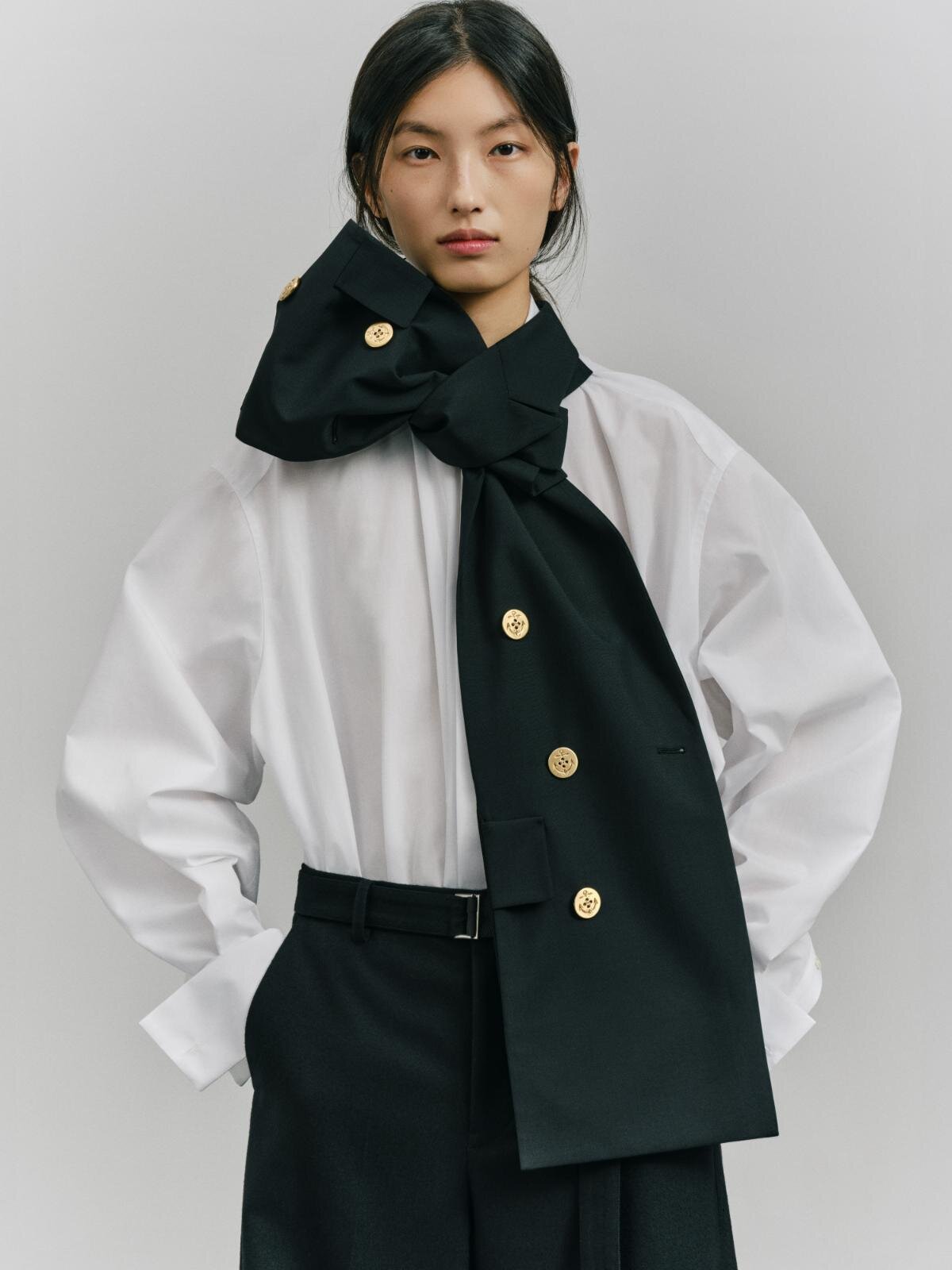 sacai 2026年秋冬ウィメンズコレクション、花開く瞬間の躍動としなやかな佇まい｜写真6