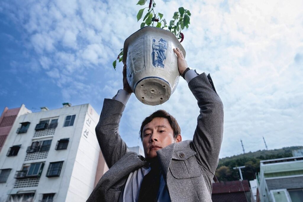 イ・ビョンホン主演『しあわせな選択』がやっぱり本命？観客動員数1600万人超えの話題作にも注目、第62回百想芸術大賞の動向をチェック｜最新の映画ニュースならMOVIE WALKER PRESS