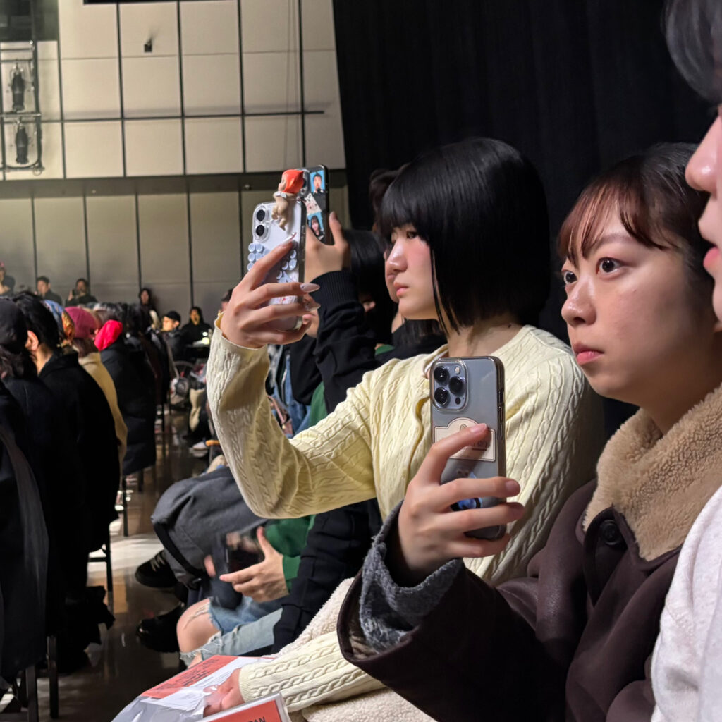学生の視点で見る「楽天ファッション ウィーク東京」　中高生のファッション育Vol.14（WWDJAPAN.com） - Yahoo!ニュース