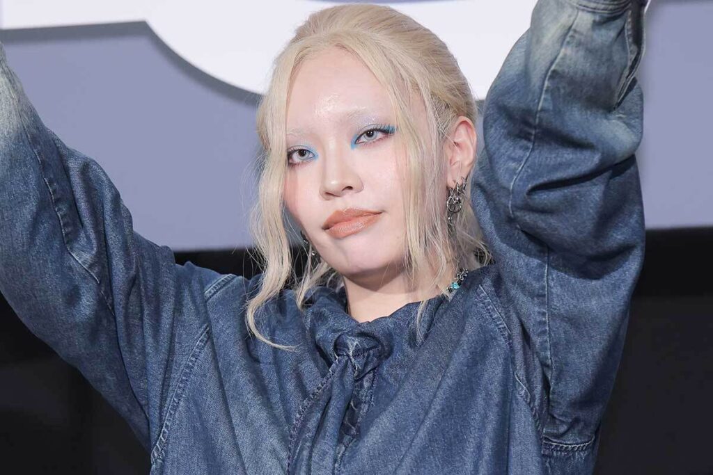 「意外すぎる繋がり！」ちゃんみなの“幼なじみ”にネット驚き「世界で活躍する二人になっているなんて」（ENCOUNT） - Yahoo!ニュース