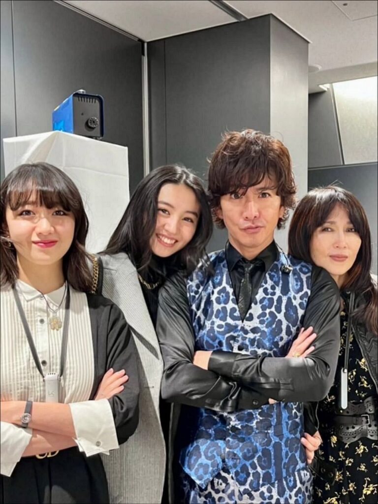 「キムタクパパ愛しかねぇーな」木村拓哉が「2人を膝に乗せて…」と公開したプライベート姿に大反響「キムタクを見習おう」「家族仲良さそうで憧れる」(西スポWEB OTTO!) – Yahoo!ニュース 「キムタクパパ愛しかねぇーな」木村拓哉が「2人を膝に乗せて…」と公開したプライベート姿に大反響「キムタクを見習おう」「家族仲良さそうで憧れる」(西スポWEB OTTO!) - Yahoo!ニュース