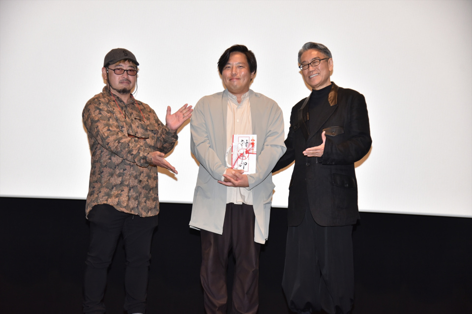 「第4回日本ホラー映画大賞」山城研二監督『chorus』が大賞 商業映画デビューへ(オリコン) – Yahoo!ニュース 「第4回日本ホラー映画大賞」山城研二監督『chorus』が大賞 商業映画デビューへ(オリコン) - Yahoo!ニュース