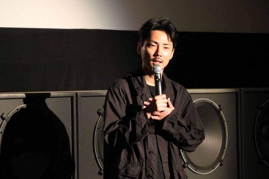 福山駅前シネマモード 6月末閉館 地元出身の俳優毎熊さん思い出披露:山陽新聞デジタル|さんデジ 舞台あいさつでシネマモードでの思い出など語る毎熊さん