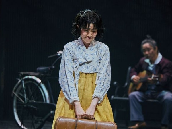 女優シム・ウンギョン、初の舞台がチケット即完売の快挙&圧巻の演技に絶賛の声! | cinemacafe.net 女優シム・ウンギョン、初の舞台がチケット即完売の快挙&圧巻の演技に絶賛の声! | cinemacafe.net