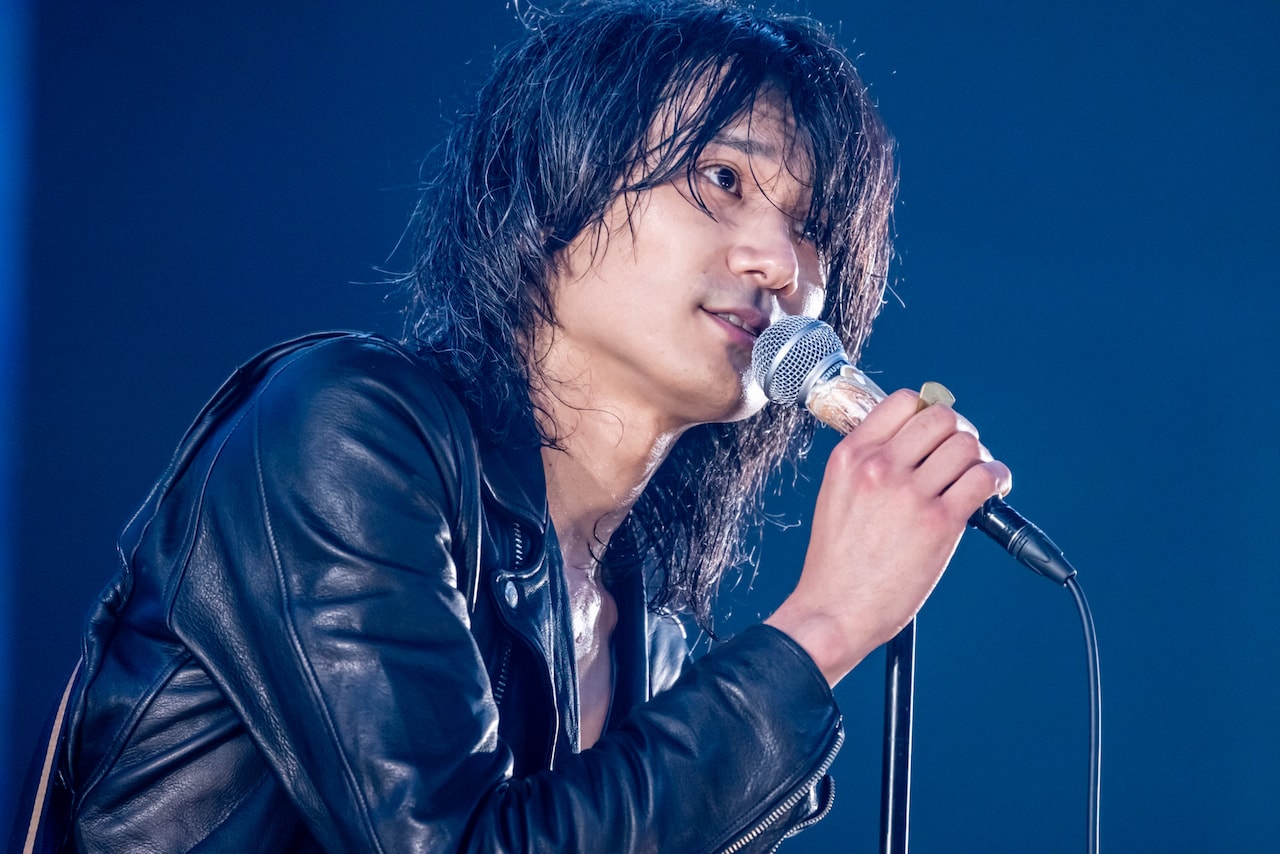 佐々木亮介（Vo, G）（Photo by Viola Kam [V'z Twinkle]）