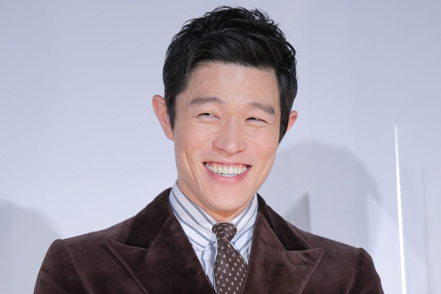 鈴木亮平の“俳優以外になりたかった職業”　意外な体質を告白し「えぇ？」 – Sirabee