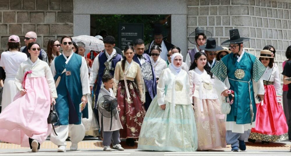 韓流BTS公演とウォン安が追い風…ソウルの外国人観光客、1〜4月は530万人突破 写真枚 国際ニュース:AFPBB News 韓流BTS公演とウォン安が追い風…ソウルの外国人観光客、1〜4月は530万人突破 写真枚 国際ニュース:AFPBB News