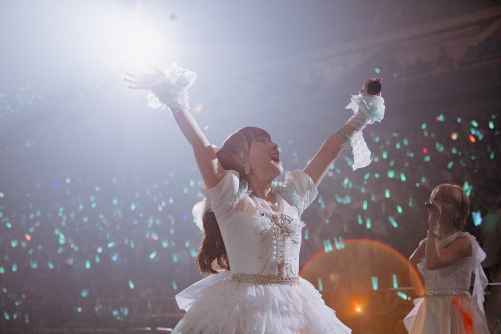 【ライブレポ】BEYOOOOONDSが初の横浜アリーナ単独公演で見せた「映画のような人生」――高瀬くるみ卒業と新たな幕開けが交差した〈HIGH! TENSION BEYOSCOOOOOPE〉 – News 【ライブレポ】BEYOOOOONDSが初の横浜アリーナ単独公演で見せた「映画のような人生」――高瀬くるみ卒業と新たな幕開けが交差した〈HIGH! TENSION BEYOSCOOOOOPE〉 - News