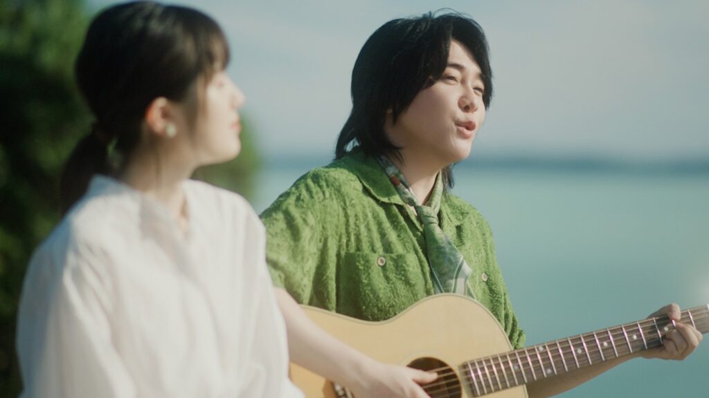 ミセス大森元貴、「点描の唄」アコースティックver.初披露 福本莉子が初出演 「淡麗グリーンラベル」新CM「GREEN JUKEBOX 光篇」 ミセス大森元貴、「点描の唄」アコースティックver.初披露 福本莉子が初出演 「淡麗グリーンラベル」新CM「GREEN JUKEBOX 光篇」