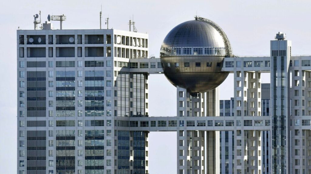苦境のフジテレビ、昔の人気ドラマの「続編頼み」から抜け出せるか、復活への切り札は“平成最高のヒットメーカー”(1/4) | JBpress (ジェイビープレス)
