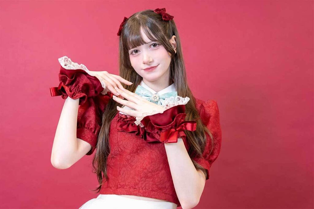 スペイン出身の8頭身アイドルにSNS騒然「反則だ」 ビジュアルが「本物のお人形さん」（ENCOUNT） - Yahoo!ニュース