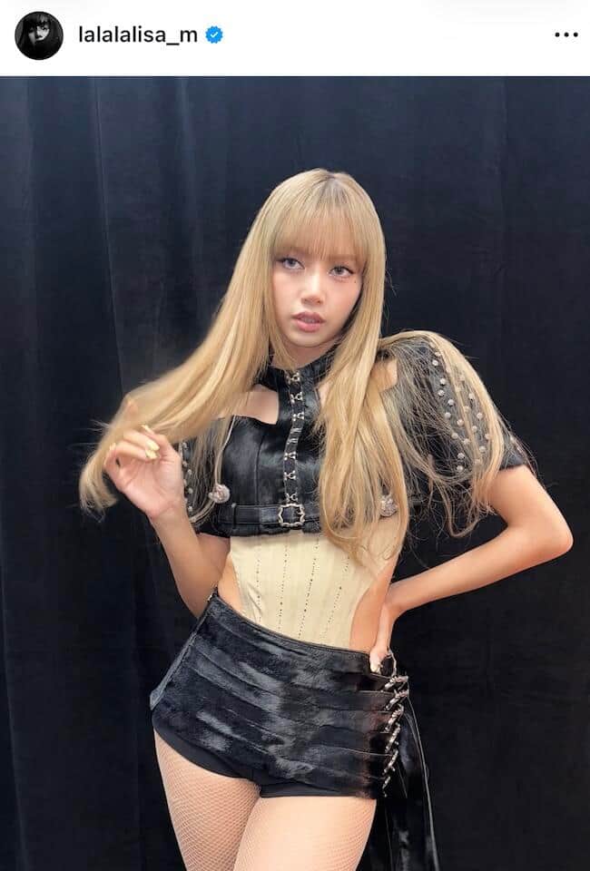 BLACKPINK・リサ、W杯開幕式の衣装ショット ヘソ出しコーデ&頬に手を添えたポーズでドキっ…「美しい」 – Yahoo!ニュース BLACKPINK・リサ、W杯開幕式の衣装ショット ヘソ出しコーデ&頬に手を添えたポーズでドキっ...「美しい」 - Yahoo!ニュース
