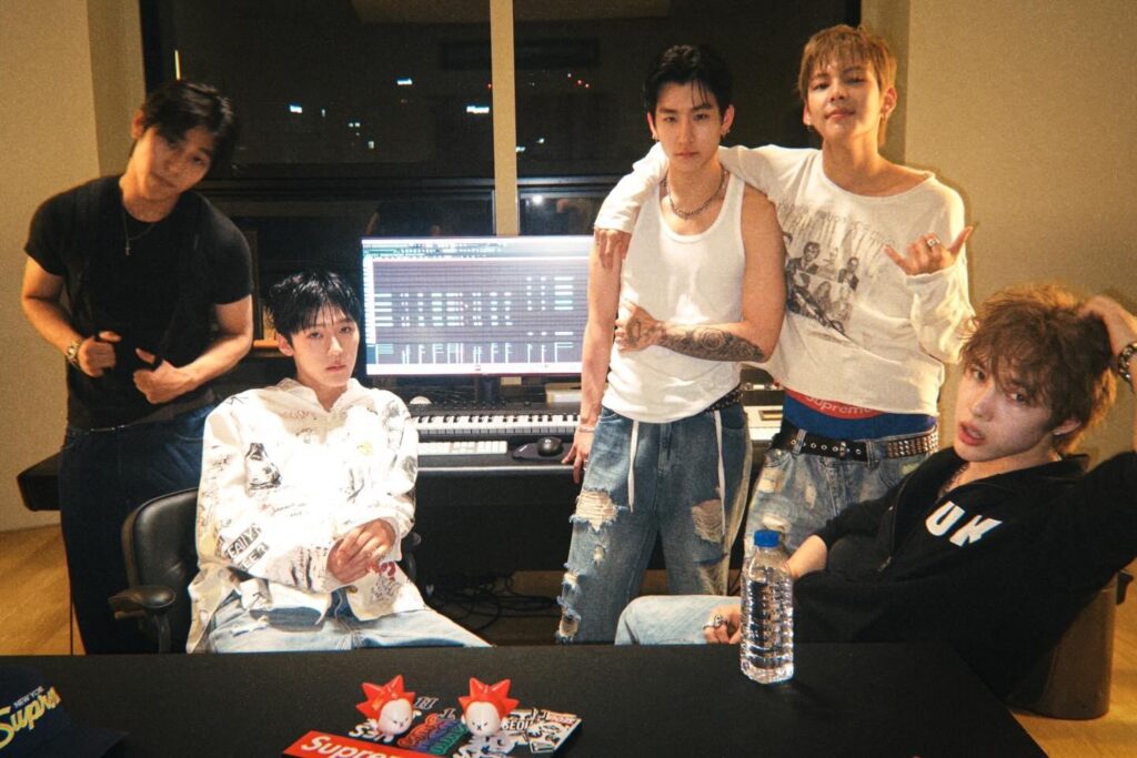 新人ボーイズグループWAYF BOYS、正式デビュー前から話題沸騰!カバー動画の再生回数が1000万回を突破(Kstyle) – Yahoo!ニュース 新人ボーイズグループWAYF BOYS、正式デビュー前から話題沸騰!カバー動画の再生回数が1000万回を突破(Kstyle) - Yahoo!ニュース