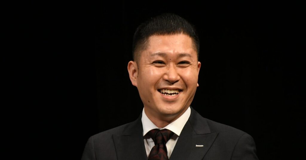 ドンデコルテ「M-1」会見で賞レース全部出る宣言、渡辺「今年だけは無理しようかと思います」 – ナタリー ドンデコルテ「M-1」会見で賞レース全部出る宣言、渡辺「今年だけは無理しようかと思います」 - ナタリー