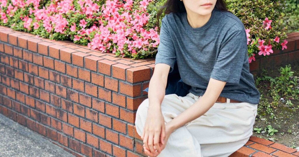 俳優・モデルの山本奈衣瑠さんと街散歩。ハンサムな彼女が〈ティンバーランド〉の「3eye（スリーアイ）」を選ぶ理由【Timberland × ONKUL】 | FUDGE.jp