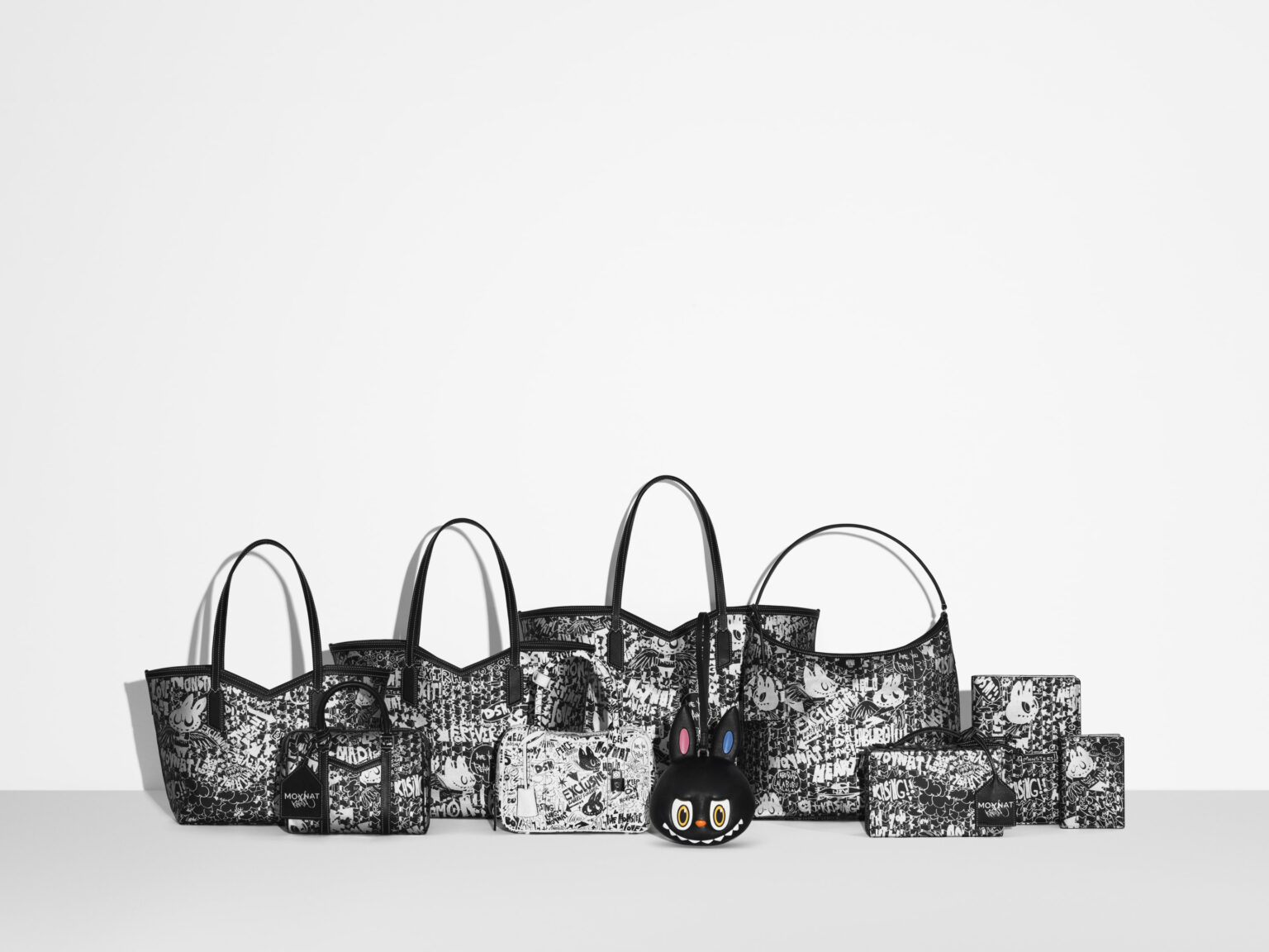 MOYNATと、ラブブを生み出したKasing Lungのスペシャルなコラボコレクションが登場。Dover Street Market Ginzaで限定発売 MOYNATと、ラブブを生み出したKasing Lungのスペシャルなコラボコレクションが登場。Dover Street Market Ginzaで限定発売