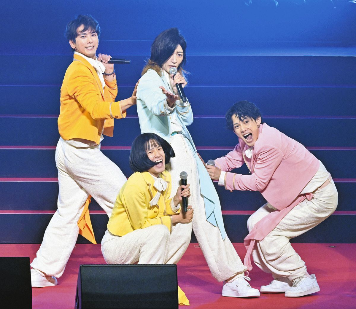 「ASIA CULTURE FESTIVAL 2026」で「ほんまやで☆なんでやねん☆しらんけど」を披露するモナキの(左から)じん、おヨネ、サカイJr.、ケンケン