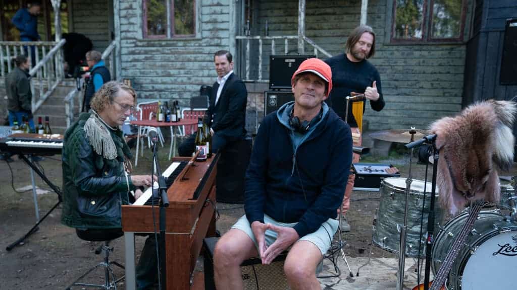 映画『さよなら、僕の英雄』監督インタビュー到着!還暦マッツ・ミケルセンが挑んだ、衝撃シーンとは – THR Japan 映画『さよなら、僕の英雄』監督インタビュー到着!還暦マッツ・ミケルセンが挑んだ、衝撃シーンとは