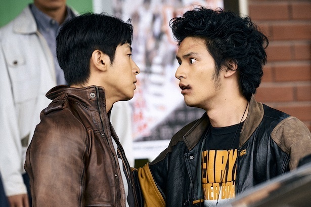 水上恒司と東方神起のユンホが最強のバディに!映画『TOKYO BURST-犯罪都市-』の見どころを紹介 – ウォーカープラス 映画『TOKYO BURST-犯罪都市-』メイン写真