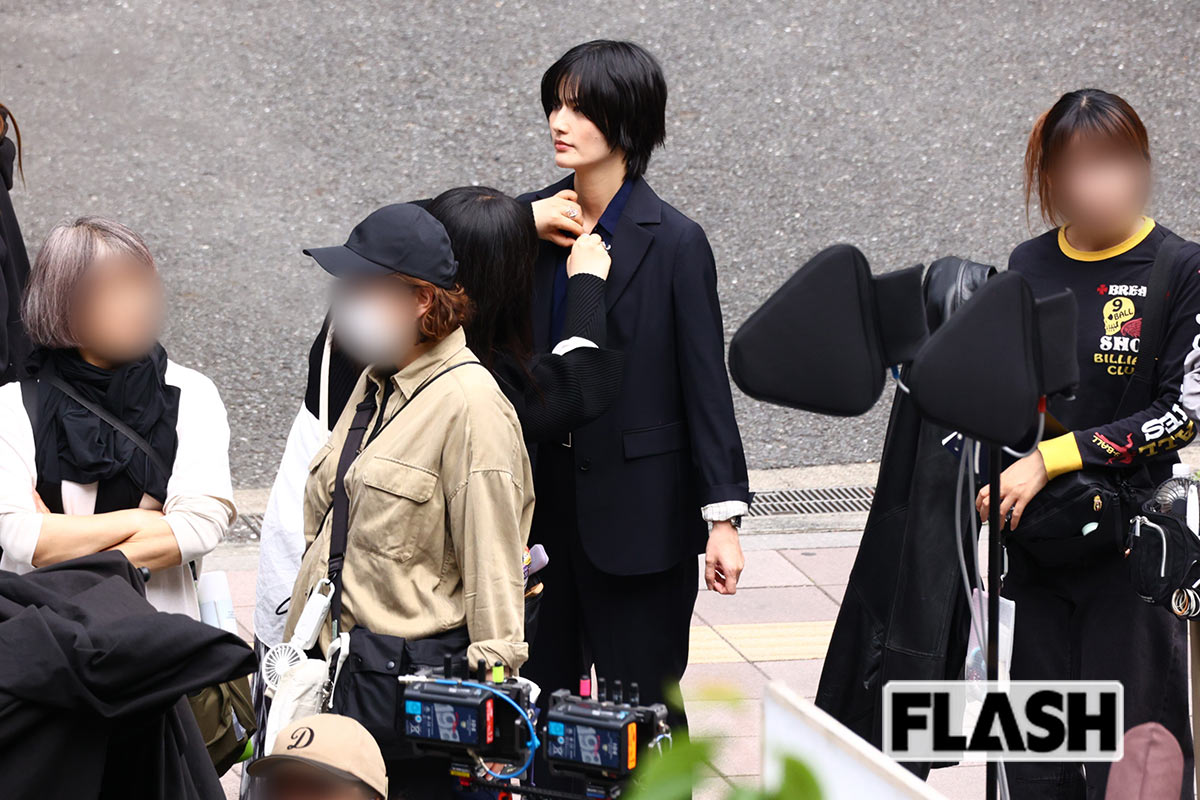 2026年4月、ドラマ『夫婦別姓刑事』(フジテレビ系)のロケをしていた女優の橋本愛