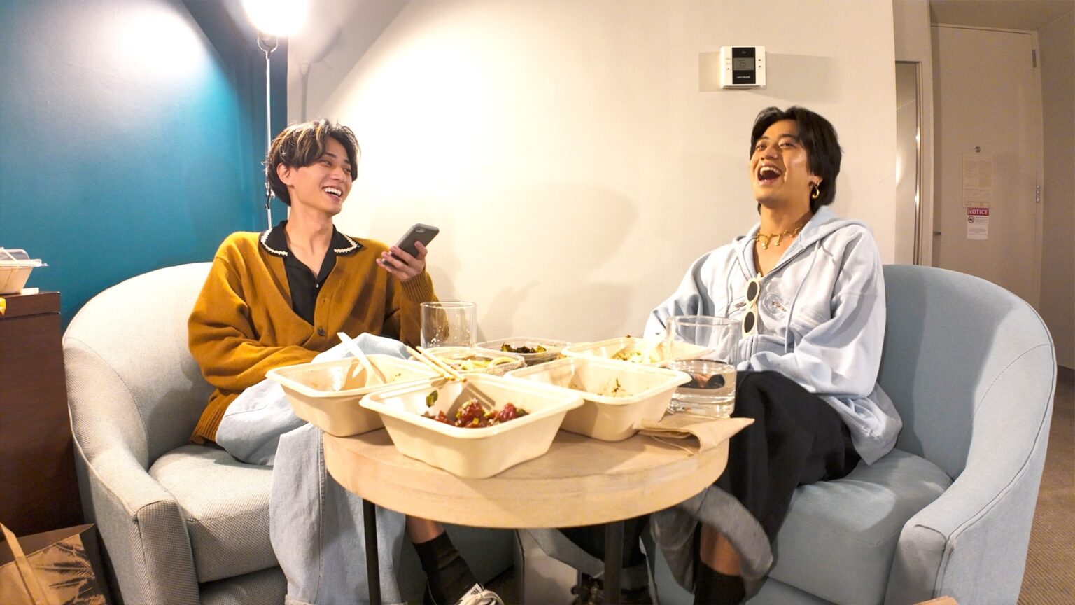 永瀬廉と髙橋海人がホテルの部屋で明かす本音とは？『King & Princeがまちあわせ』EP7先行カット解禁（Bezzy） - Yahoo!ニュース