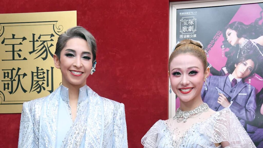 宝塚宙組の「黒蜥蜴」…桜木みなと「純愛をさせてもらっている」東京公演前会見一問一答 – 産経ニュース 宝塚宙組の「黒蜥蜴」…桜木みなと「純愛をさせてもらっている」東京公演前会見一問一答 - 産経ニュース