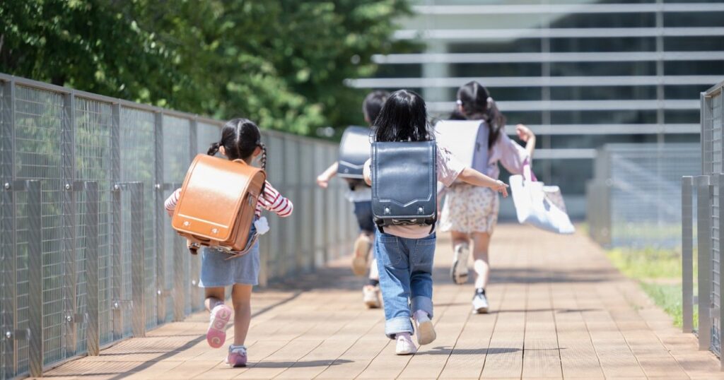 「日本の子ども」ができて、「海外の子ども」ができないこと・ベスト1 | まいにちがたのしくなるおやくそく できるかな? | ダイヤモンド・オンライン 「日本の子ども」ができて、「海外の子ども」ができないこと・ベスト1