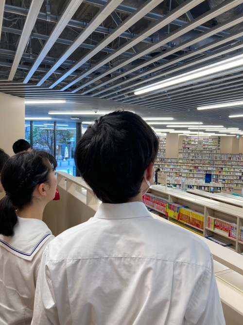 図書班 三省堂書店選書ツアー | 明治大学付属明治高等学校・明治中学校 図書班 三省堂書店選書ツアー | 明治大学付属明治高等学校・明治中学校