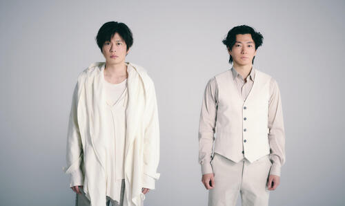 鈴木おさむ氏の作、演出舞台「母さん、ラブソングです。」に主演する田中圭（左）、矢崎広