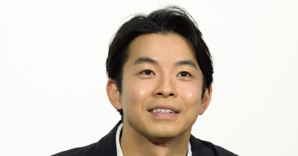 【独自】仲野太賀 河合優実似の新恋人と熱愛!目撃した手つなぎ、密着の「フジロックデート」 | 女性自身 【独自】仲野太賀 河合優実似の新恋人と熱愛!目撃した手つなぎ、密着の「フジロックデート」 | 女性自身