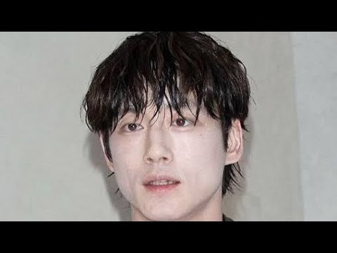坂口健太郎、電撃結婚を発表… 年以上支え続けた女性とは💍✨#坂口健太郎 #坂口健太郎結婚 #結婚発表 #芸能ニュース #俳優 #エンタメニュース #話題のニュース #芸能人 #ニュース #