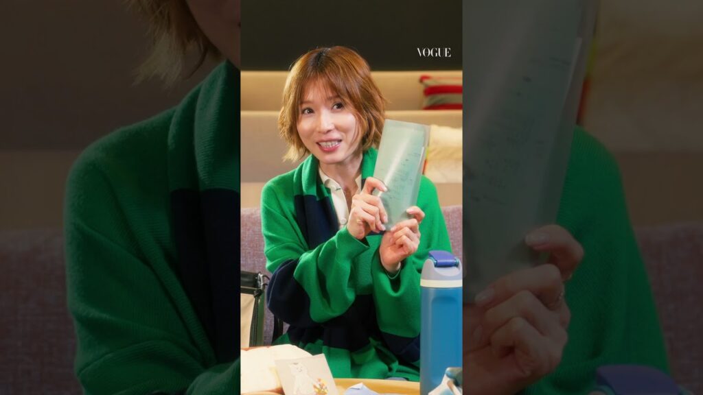 松岡茉優のバッグの中身！お菓子や美容グッズ、仕事アイテムなど独自のこだわりが光る愛用品の数々！